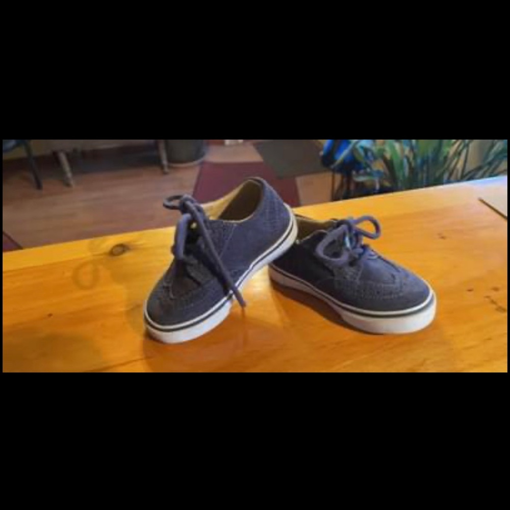 Blue baby shoes